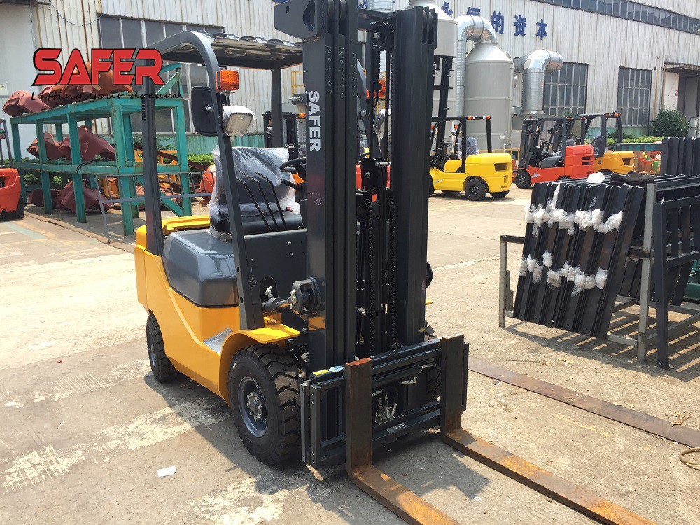 2.0t Forklift with Isuzu Engine and side shift and 3stages