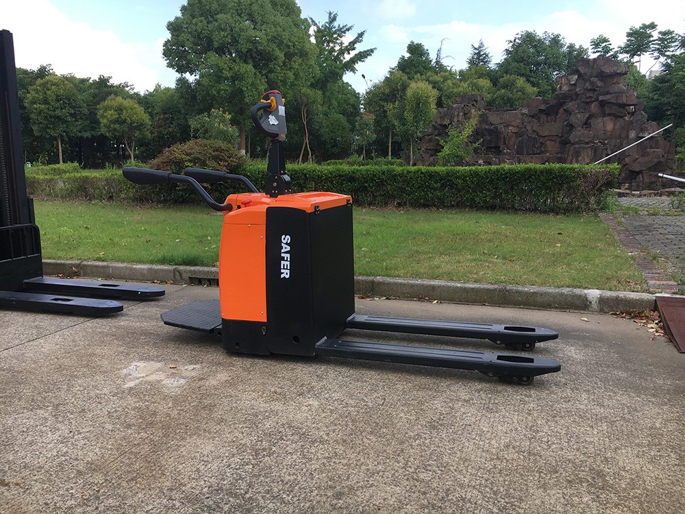 stand type electric pallet truck